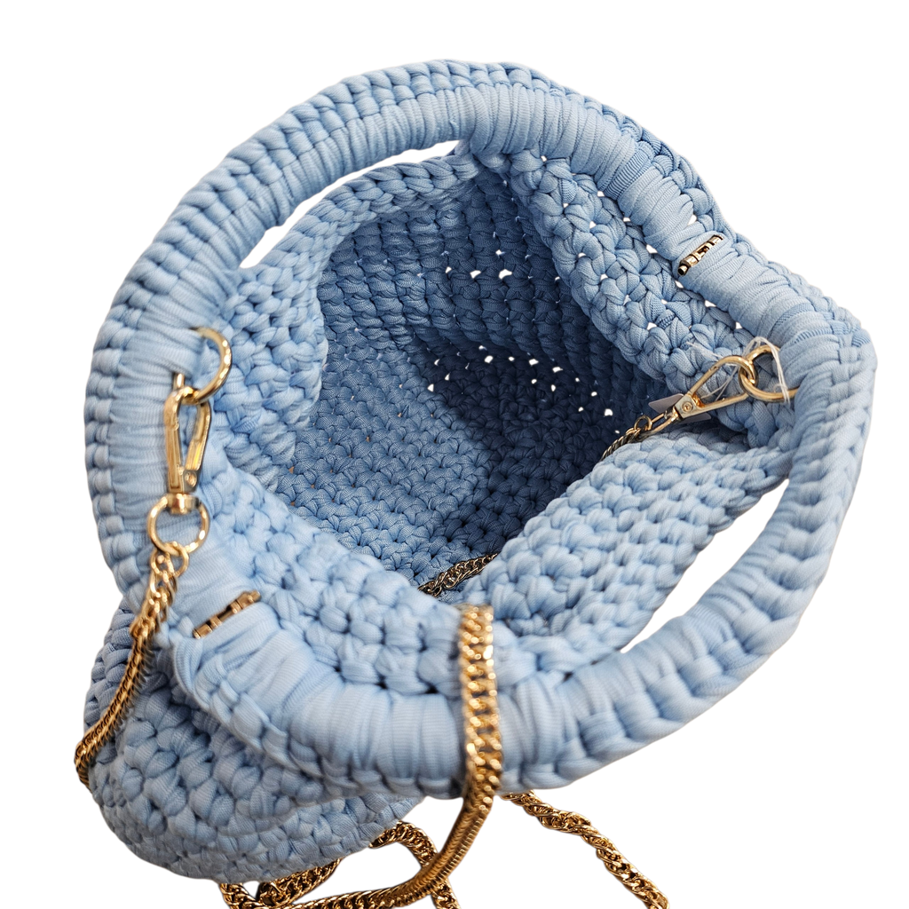 Sac crochet bleu ciel avec chaîne dorée – Sac tendance printemps été