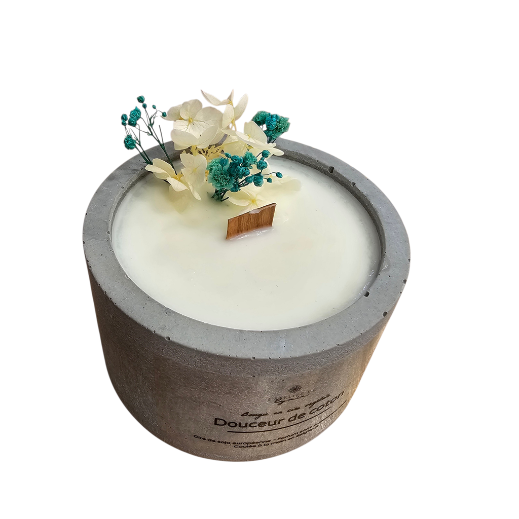 Bougie artisanale parfumée « Fleur de cerisier » – Atelier de Lynie 