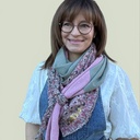 Foulard triangle rose à fleurs – Ellecie – élégant et féminin