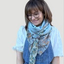 Foulard triangle rose à fleurs – Ellecie – élégant et féminin