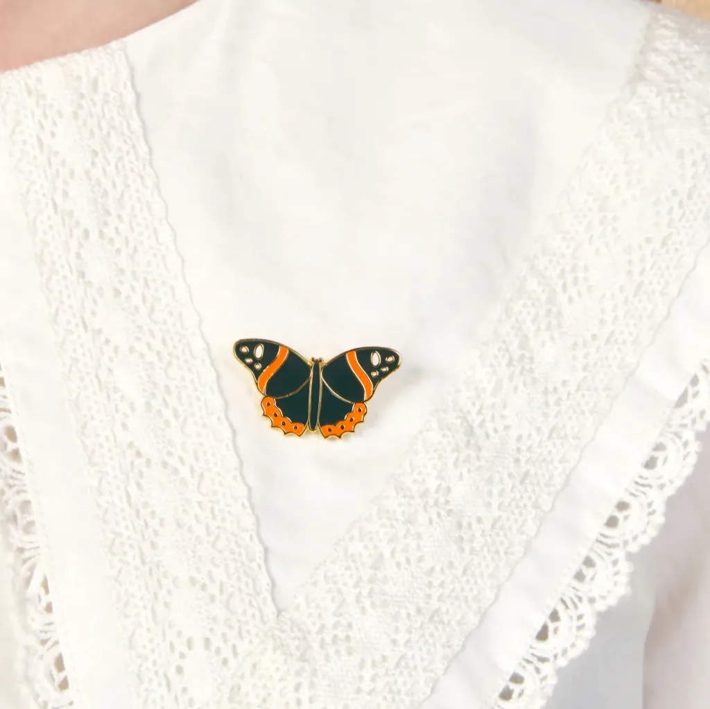 pin's papillon de nuit.webp