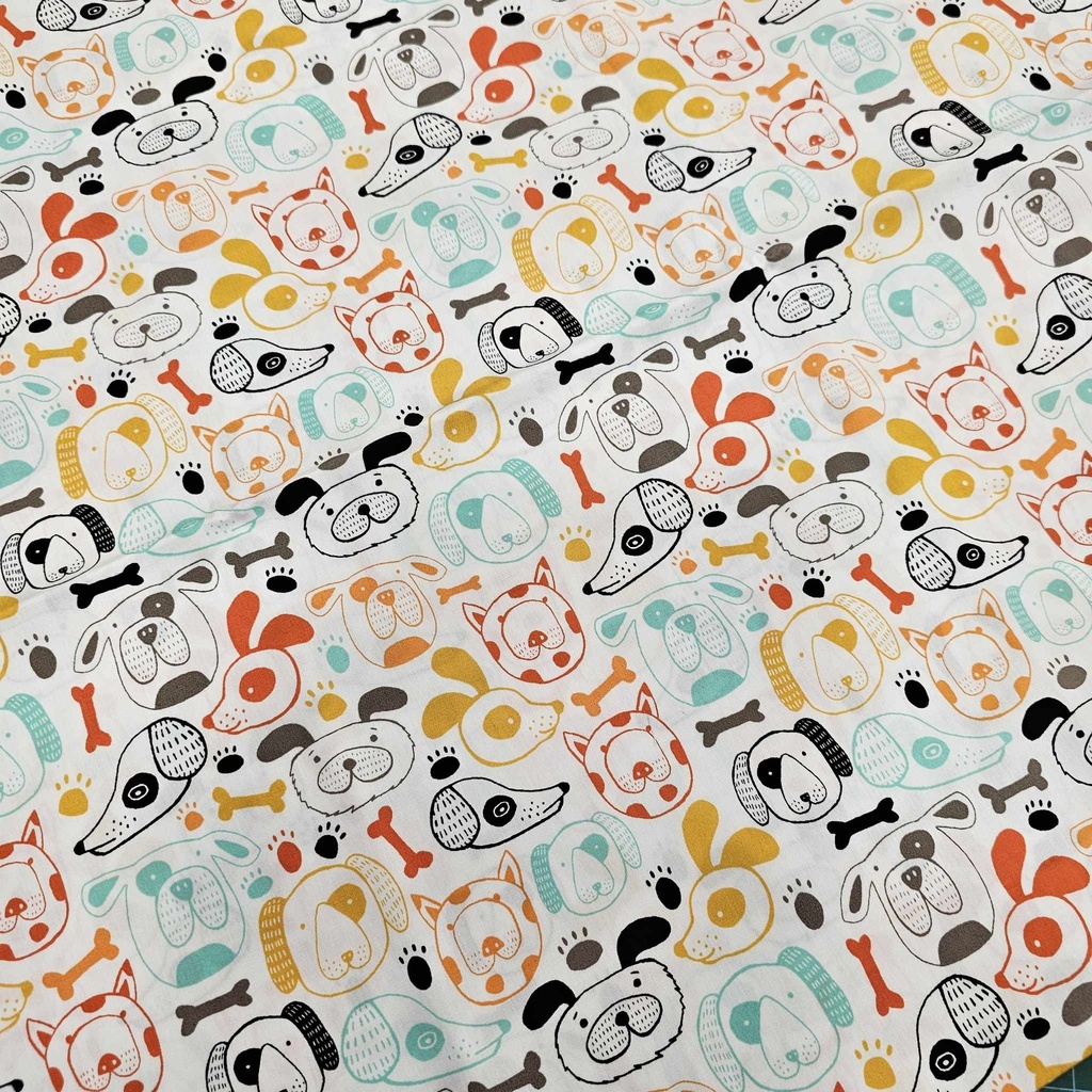 Tissu 21 - Coton chiens et chats