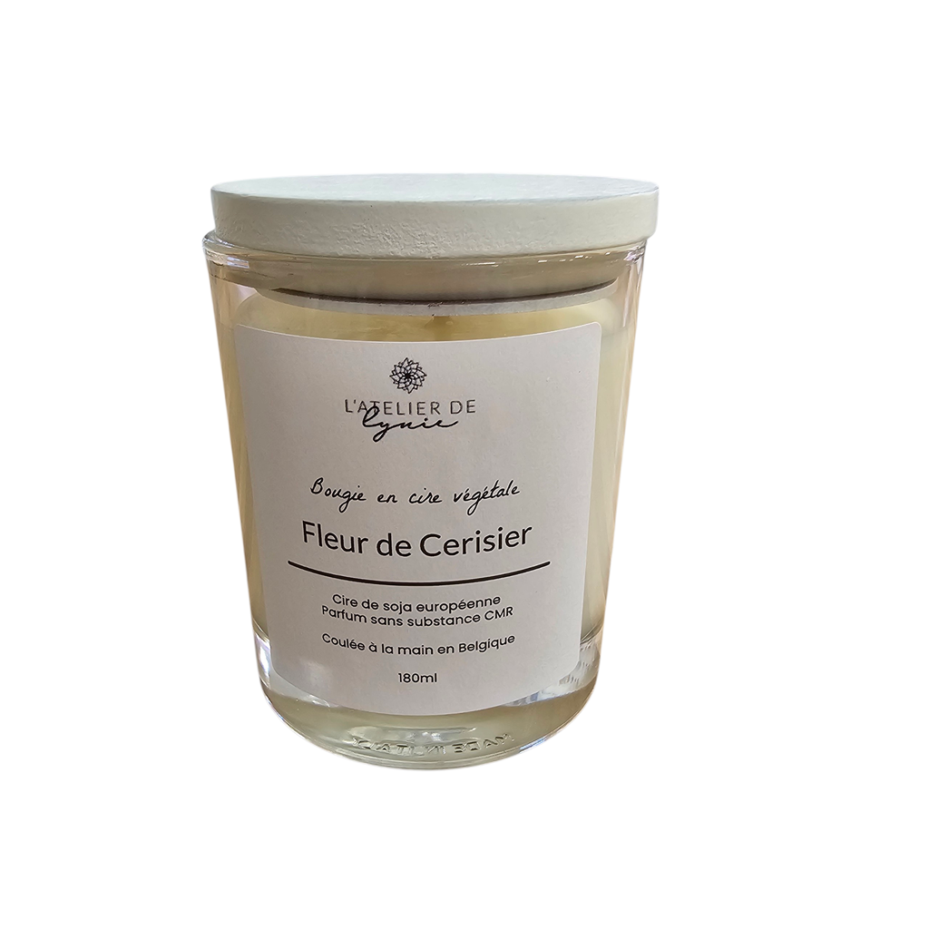 Bougie artisanale parfumée « Fleur de cerisier » – Atelier de Lynie 
