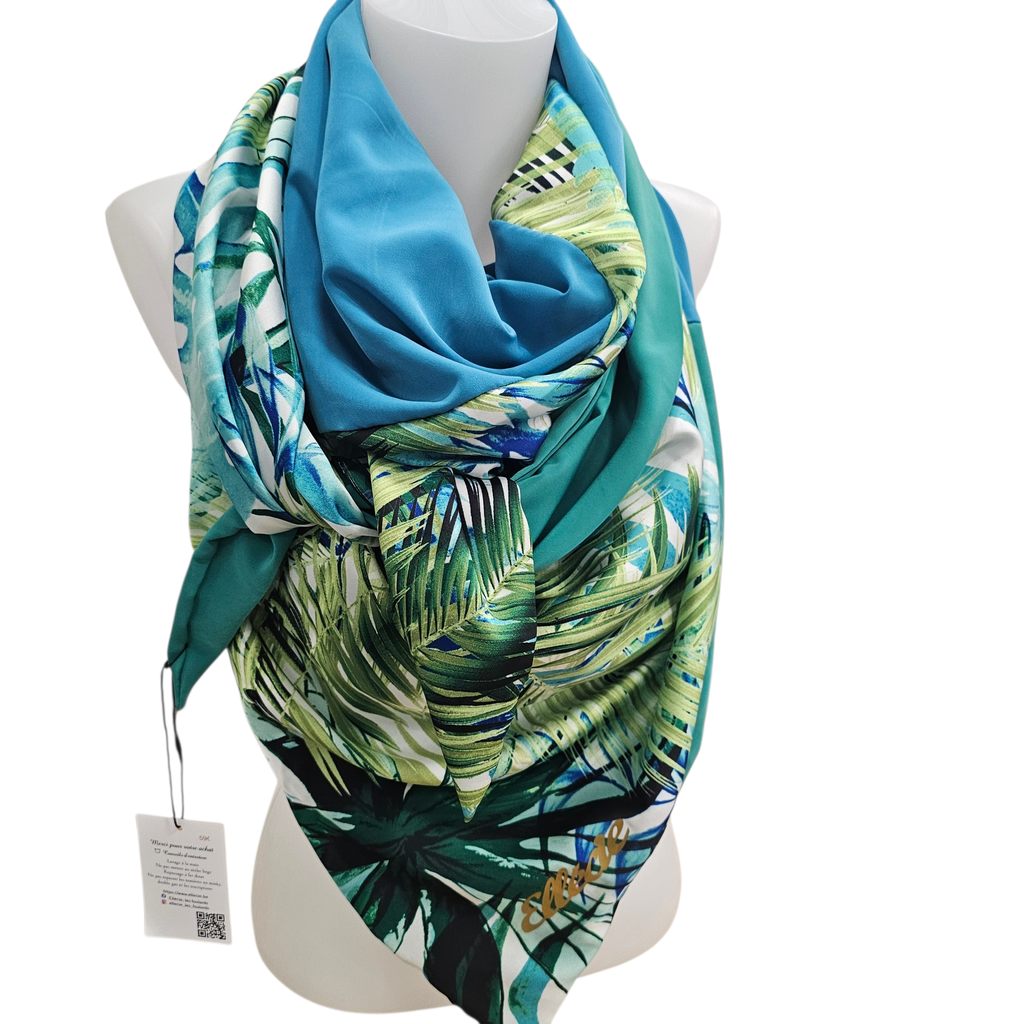 Foulard triangle vert à motif tropical – Ellecie – style frais et naturel