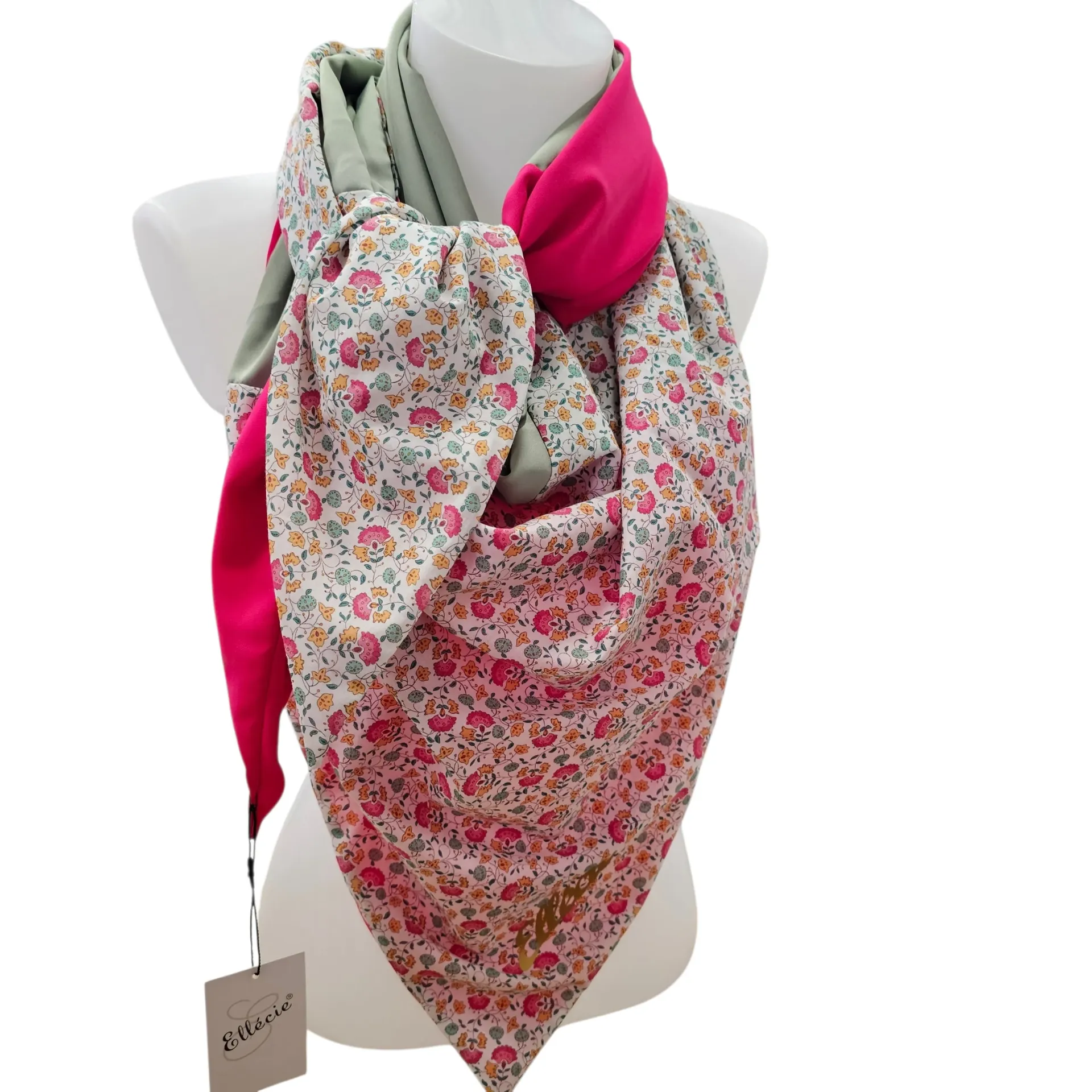 Foulard triangle fleuri rose style liberty Ellécie – Créatrice belge fait main