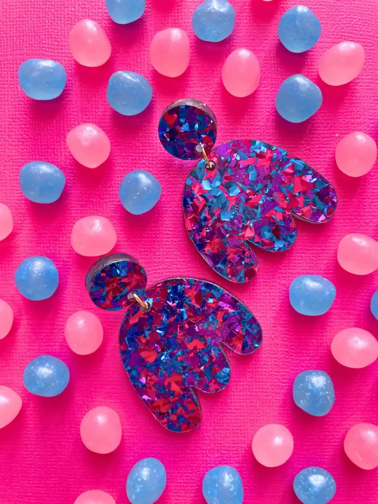 Boucles d’Oreilles Le Strict Maximum – Création Française en Plexiglas