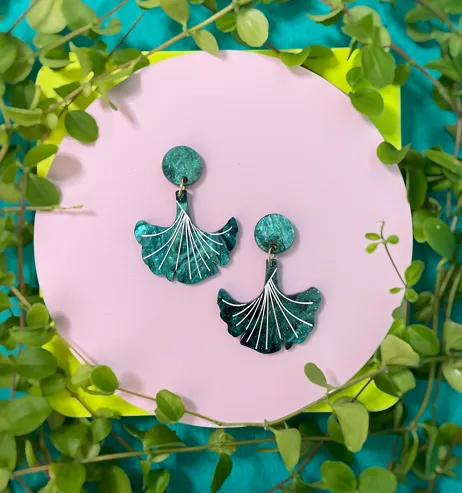Boucles d’Oreilles Le Strict Maximum – Création Française en Plexiglas