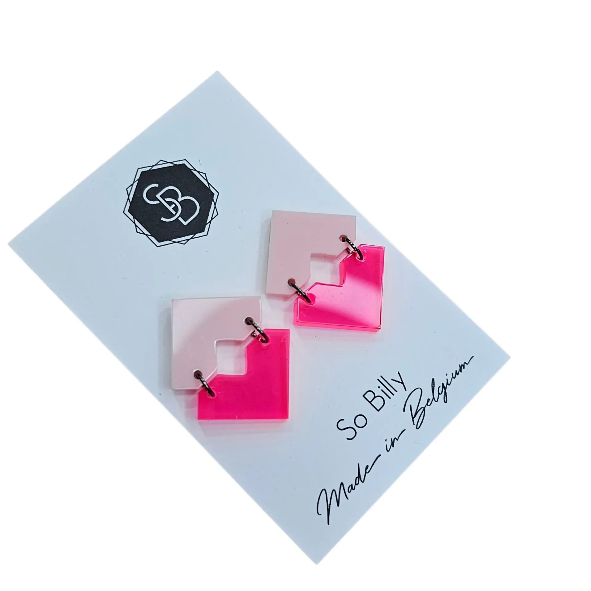 Boucles d’oreilles colorées en plexiglas – Créations fun & originales by So Billy - triangle rose