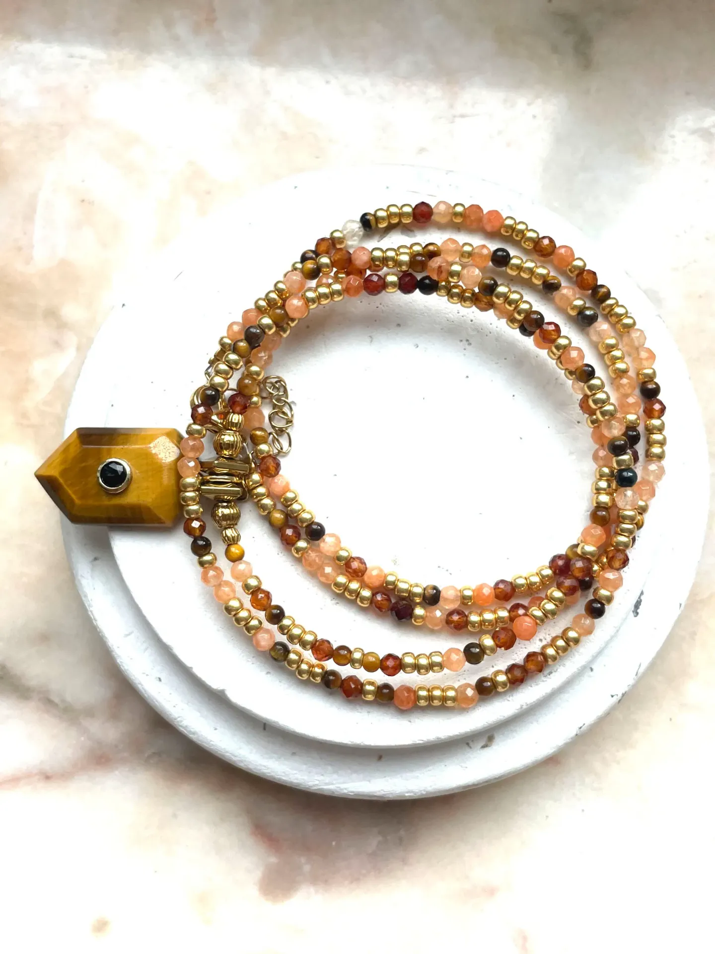 Sautoir Margot marron Chouhuihui – Bijou artisanal | Créatrice belge