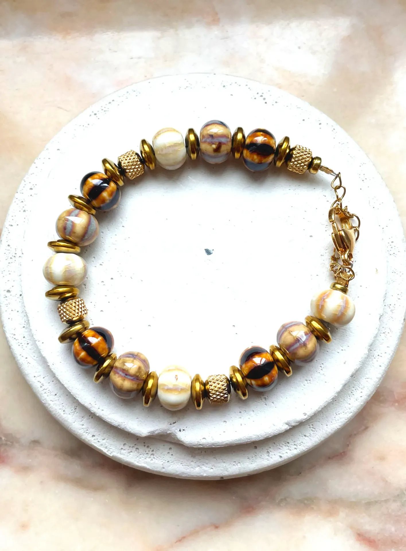 Bracelet Inaya Chouhuihui – Perles en céramique & acier inoxydable | Créatrice belge