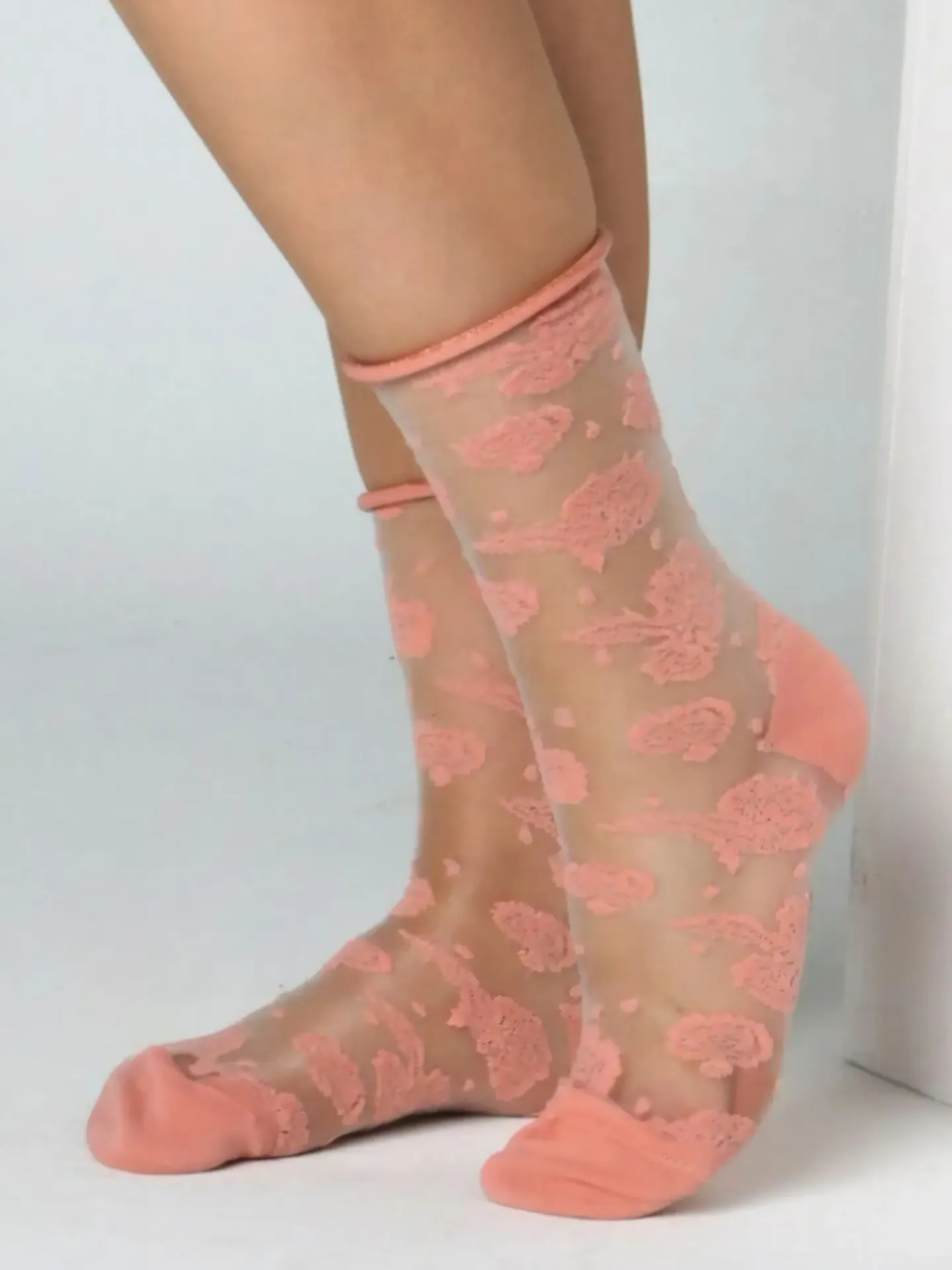 Chaussettes transparentes motif de roses – Sock Drawer